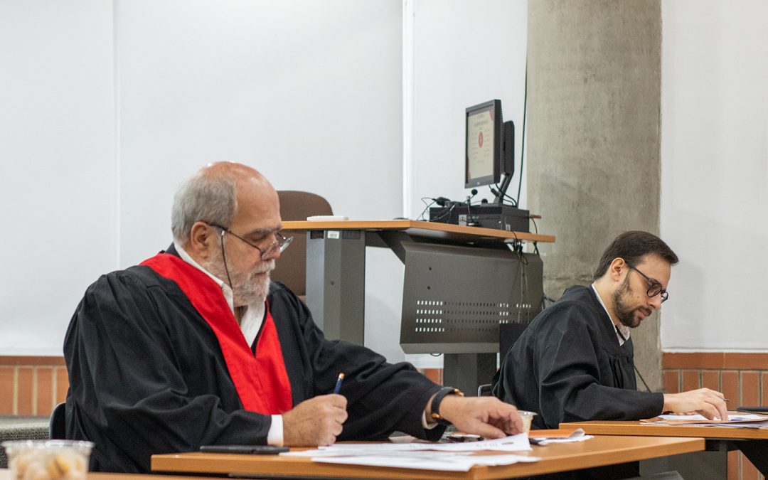 Estudiantes de Derecho pusieron en práctica sus conocimientos en la nueva modalidad del Examen Comprensivo