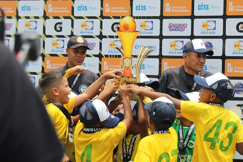 Cohorte 14 del Diplomado Internacional en Gerencia del Deporte celebró la séptima edición de la Copa UNIMET