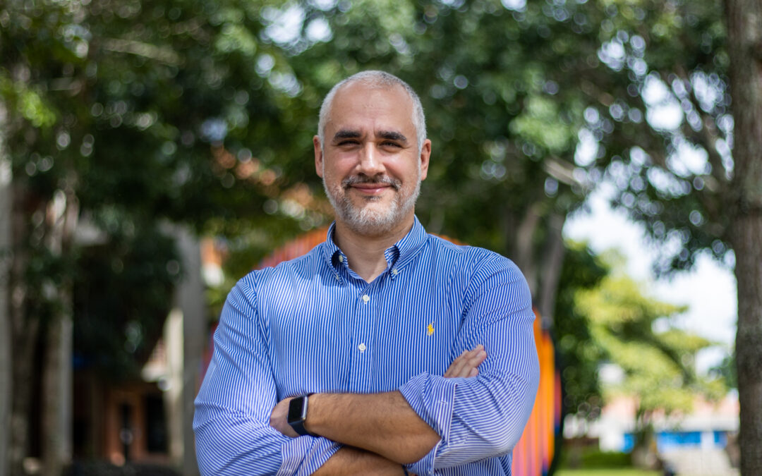 Luis Oliveros